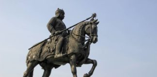 Hikezy - Statue of Maharana Pratap with a sword riding on his horse Chetak at Pratap Smarak on Moti Magri Hill in Udaipur, Rajasthan, India