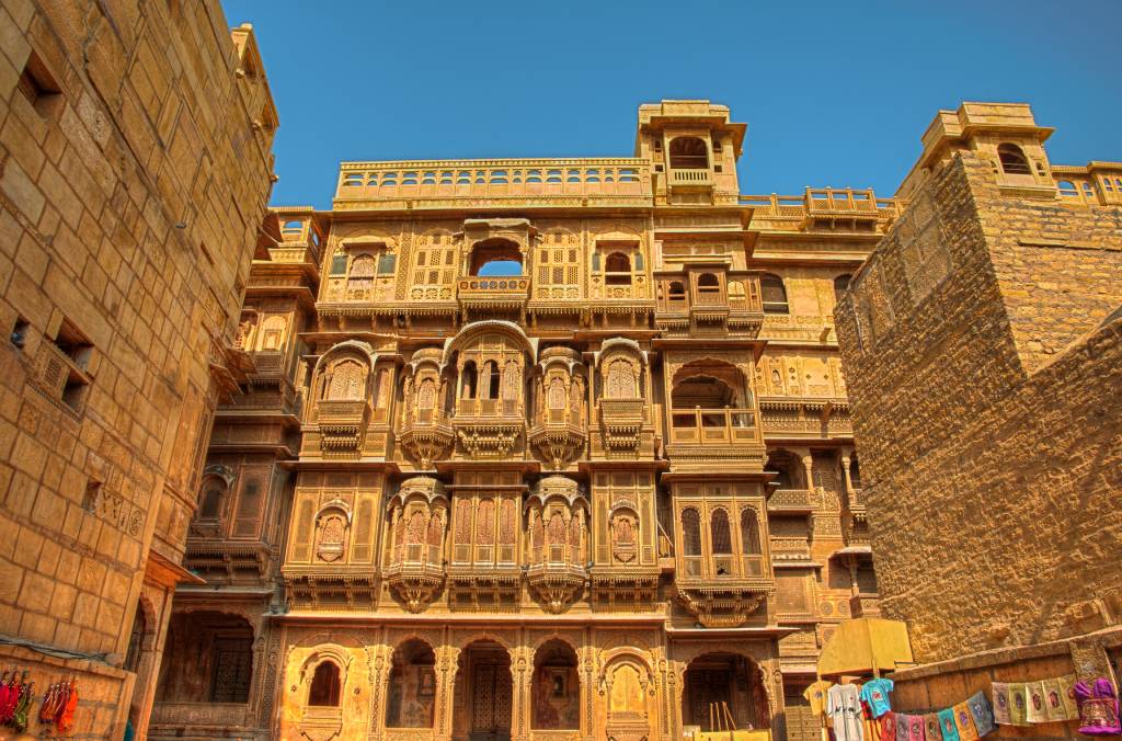 Hikezy-The-beautiful-Patwon-ki-Haveli-palace-made-of-golden-limestone-in-Jaisalmer-Rajasthan