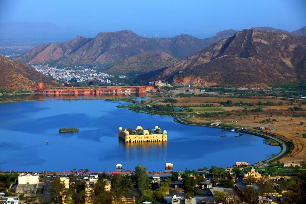 Hikezy - The 18th Century water palace (Jal Mahal) in Man Sagar Lake. Jaipur, Rajasthan, India